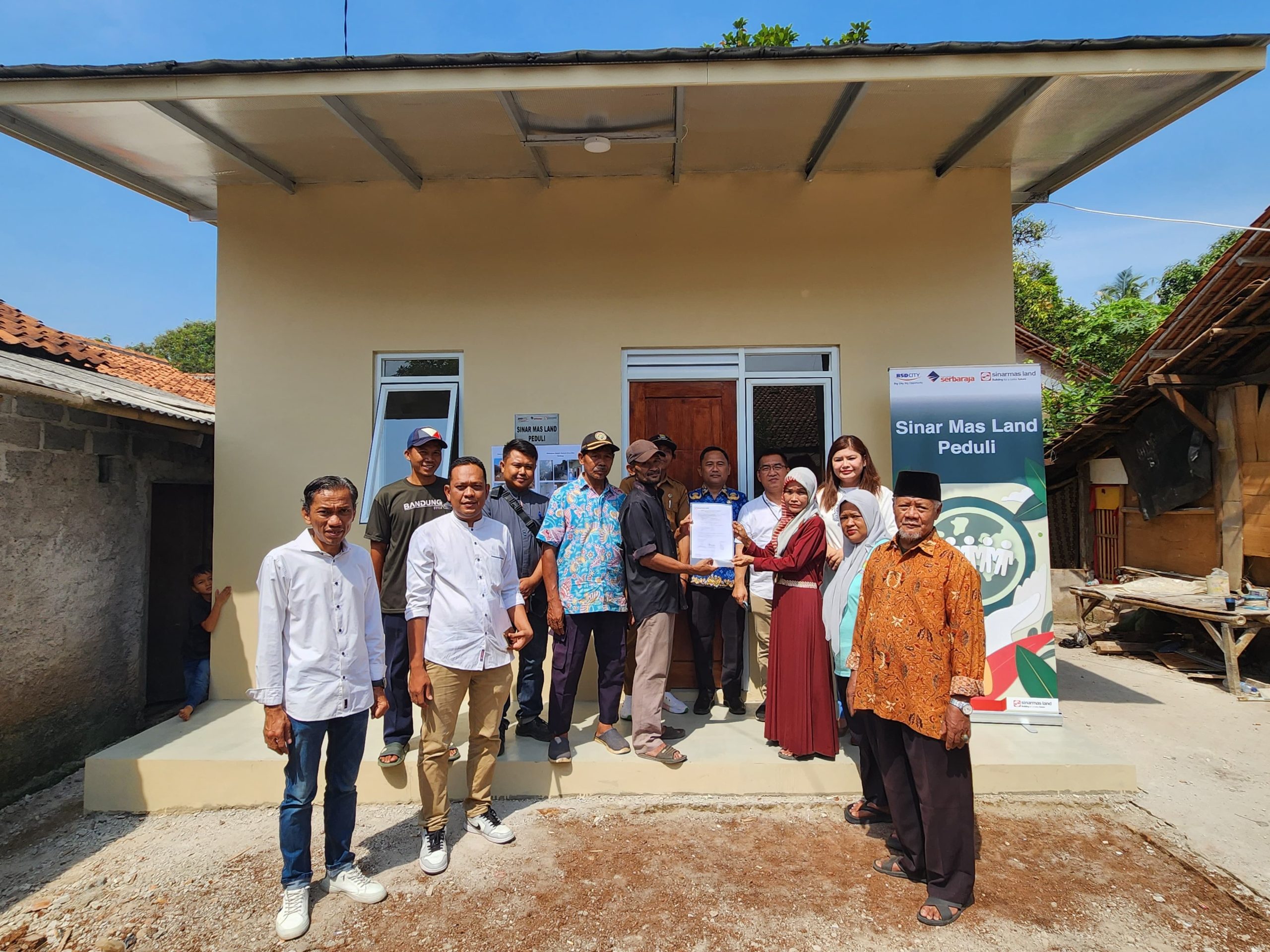 Sinar Mas Land Berikan Bantuan Renovasi Rumah Bagi Warga Tangerang